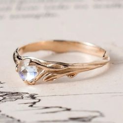 OLIVIE Stříbrný prsten MĚSÍČNÍ KÁMEN 7754 